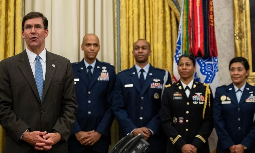 ΗΠΑ: Παραιτήσεις στο Πεντάγωνο μετά την απόλυση του υπουργού Άμυνας